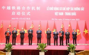 Việt Nam – Trung Quốc ký kết 7 văn kiện quan trọng lĩnh vực đường sắt và đường bộ